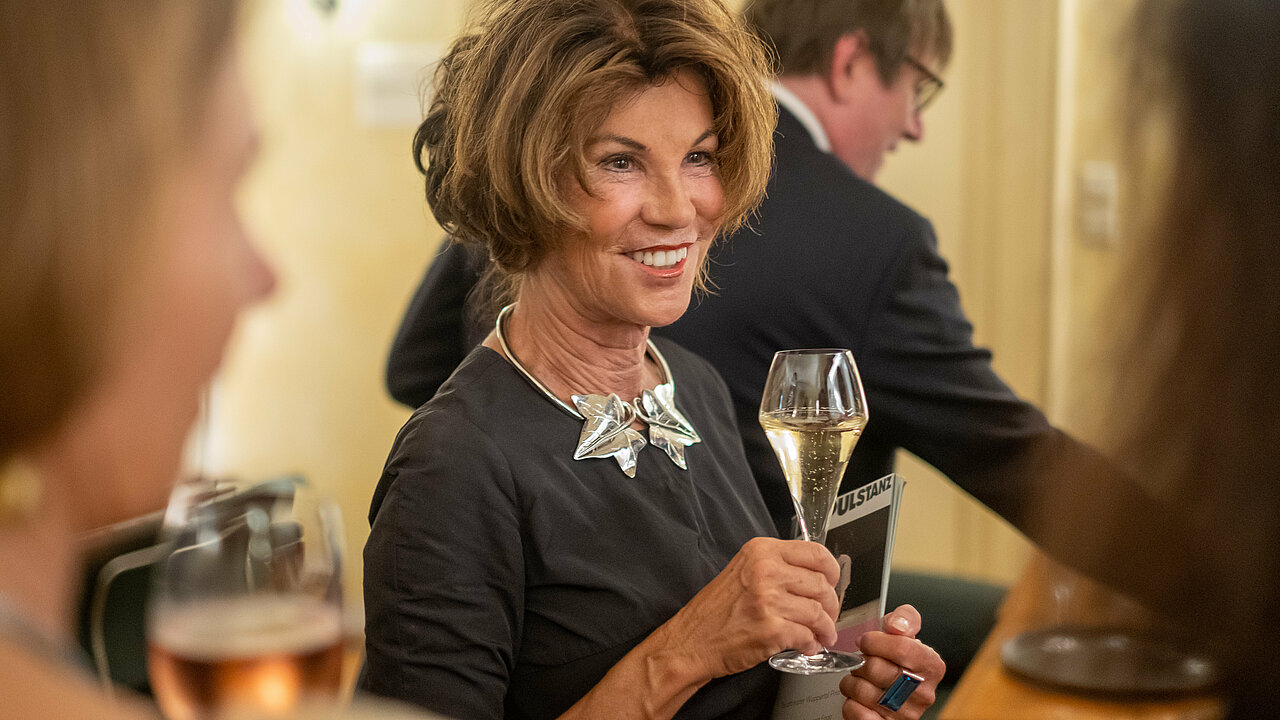 Brigitte Bierlein auf der Premierenfeier des Tanztheater Wuppertal Pina Bausch