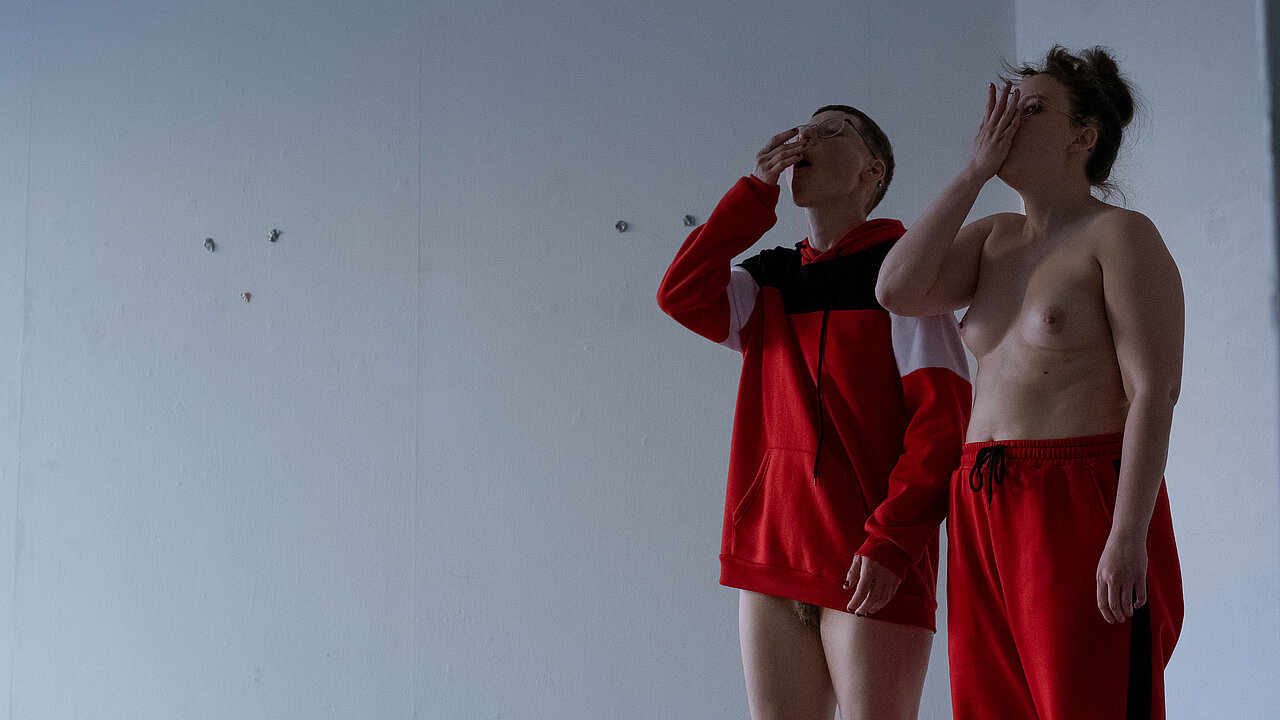 Two performers, chewing gum